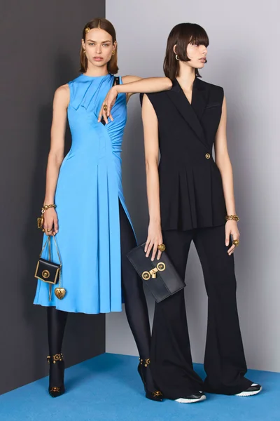 Look 16